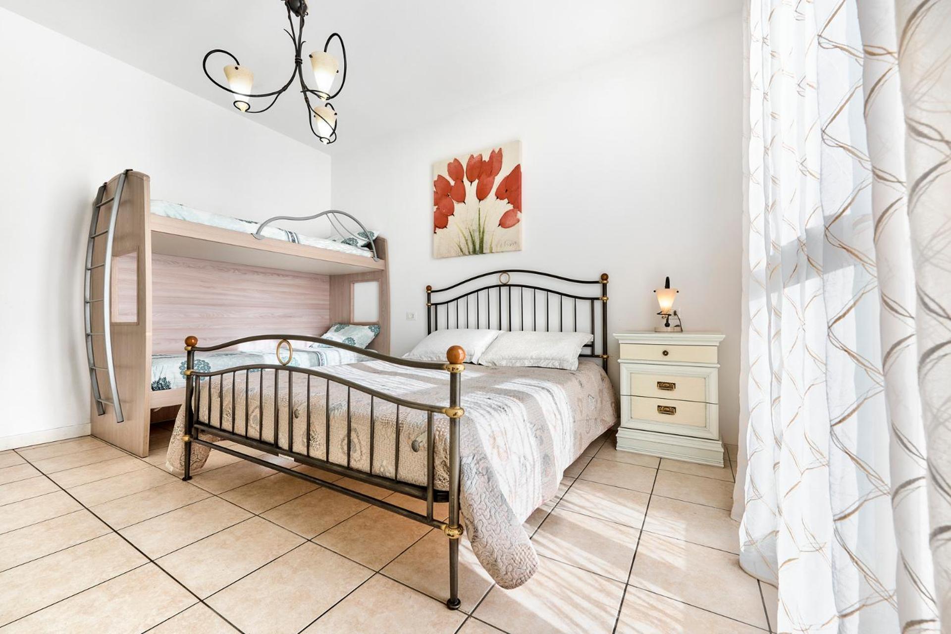 Apartment Flowers House - Host Solution